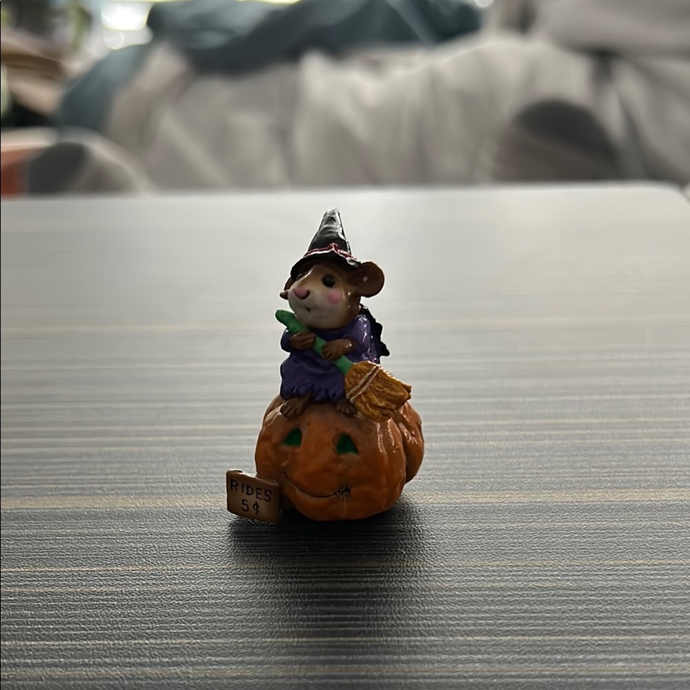 Wee Forest Folk Broom Service M-205